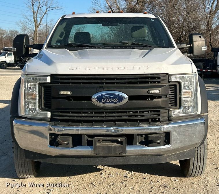image for item EK2728 2017 Ford F550 Super Duty XL truck cab and chassis