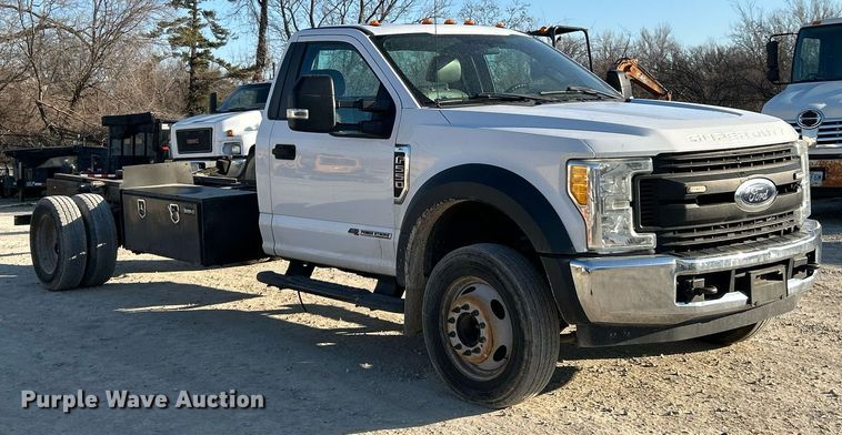 image for item EK2728 2017 Ford F550 Super Duty XL truck cab and chassis