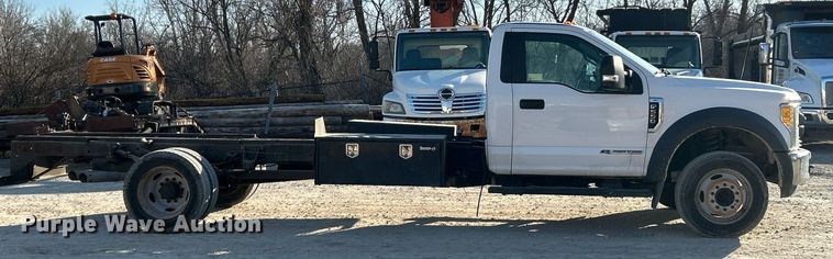 image for item EK2728 2017 Ford F550 Super Duty XL truck cab and chassis