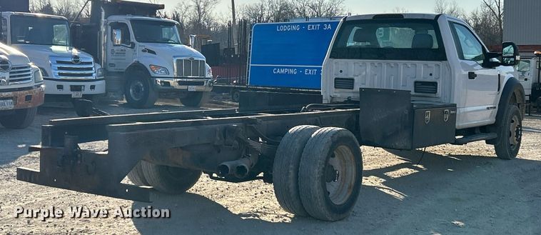 image for item EK2728 2017 Ford F550 Super Duty XL truck cab and chassis