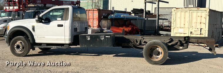 image for item EK2728 2017 Ford F550 Super Duty XL truck cab and chassis
