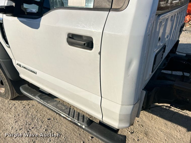 image for item EK2728 2017 Ford F550 Super Duty XL truck cab and chassis