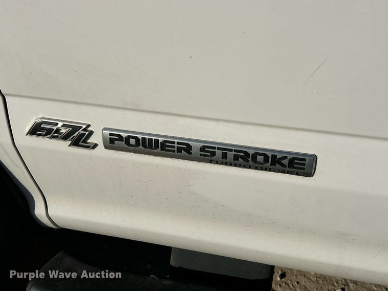 image for item EK2728 2017 Ford F550 Super Duty XL truck cab and chassis