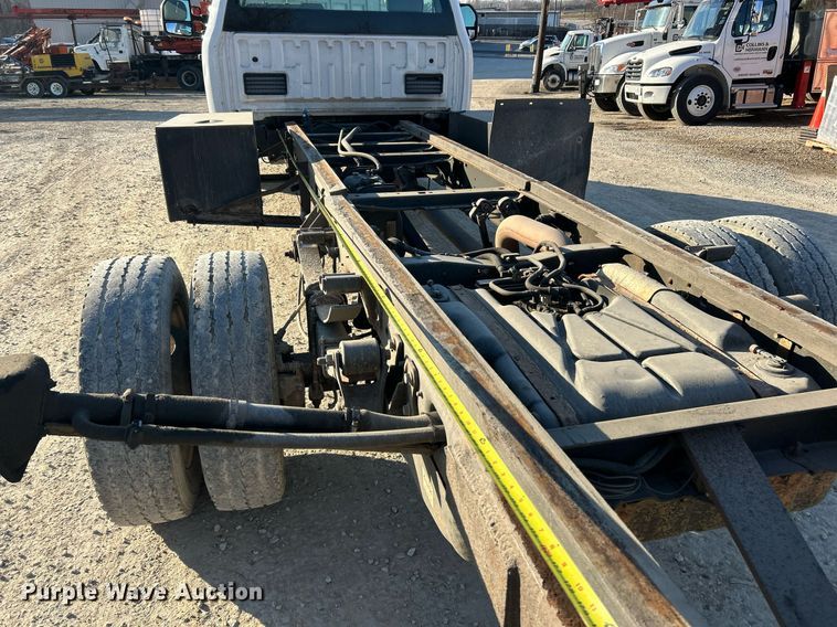 image for item EK2728 2017 Ford F550 Super Duty XL truck cab and chassis