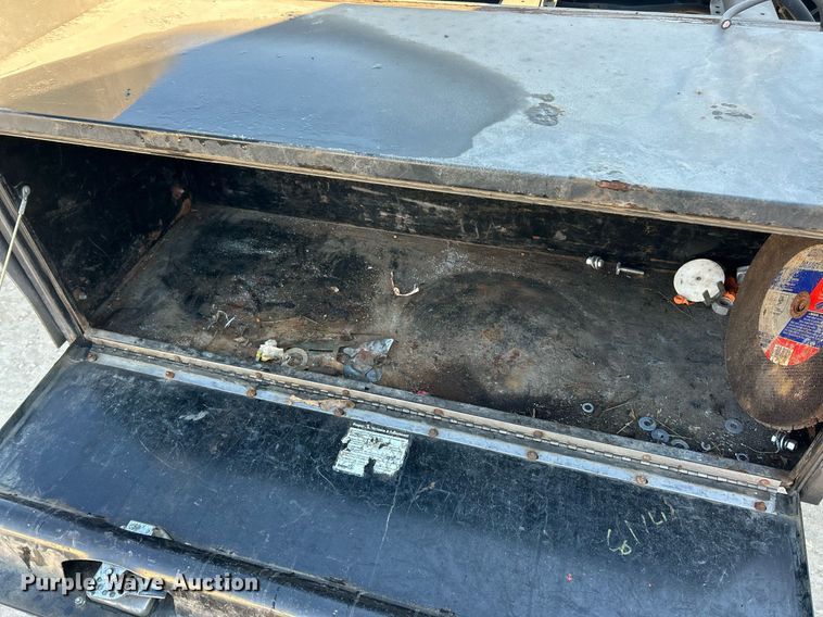 image for item EK2728 2017 Ford F550 Super Duty XL truck cab and chassis