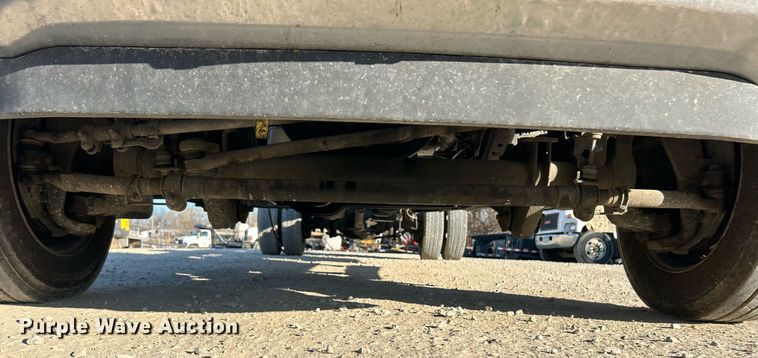 image for item EK2728 2017 Ford F550 Super Duty XL truck cab and chassis