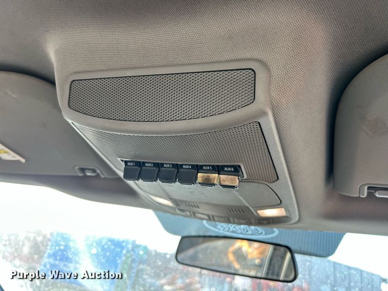 image for item EK2728 2017 Ford F550 Super Duty XL truck cab and chassis