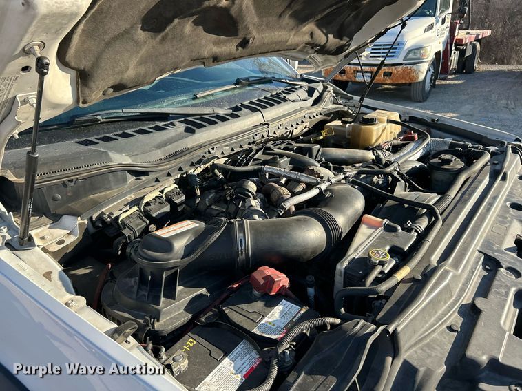 image for item EK2728 2017 Ford F550 Super Duty XL truck cab and chassis