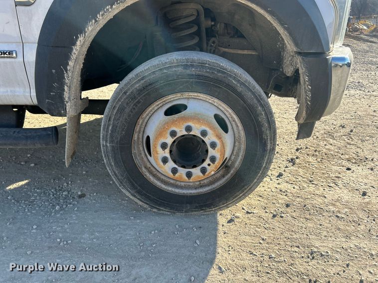 image for item EK2728 2017 Ford F550 Super Duty XL truck cab and chassis