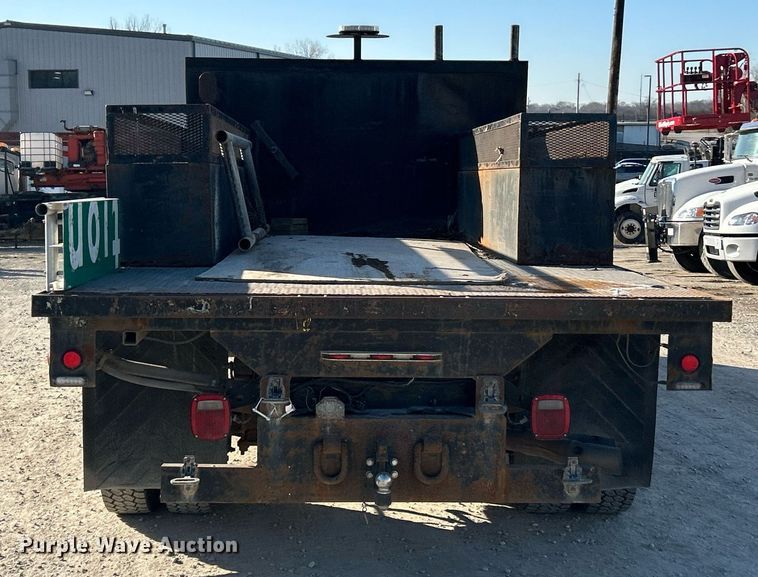 image for item EK2729 2016 Ford F550 Super Duty flatbed truck