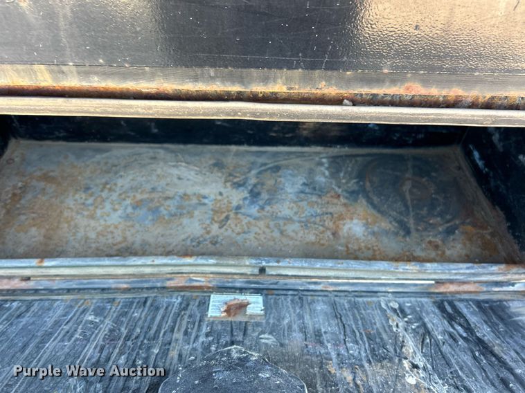 image for item EK2729 2016 Ford F550 Super Duty flatbed truck