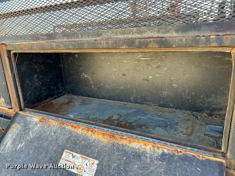 image for item EK2729 2016 Ford F550 Super Duty flatbed truck