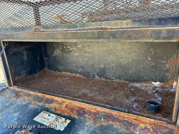 image for item EK2729 2016 Ford F550 Super Duty flatbed truck