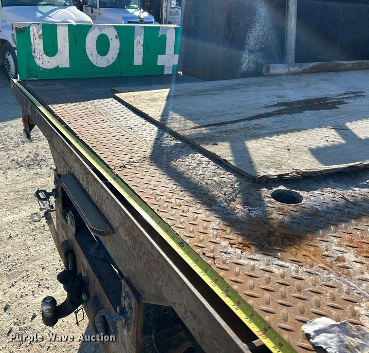 image for item EK2729 2016 Ford F550 Super Duty flatbed truck