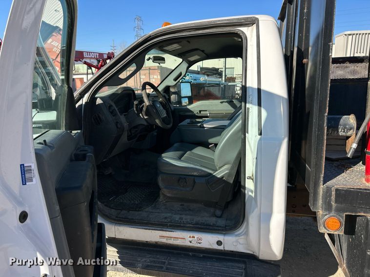 image for item EK2729 2016 Ford F550 Super Duty flatbed truck