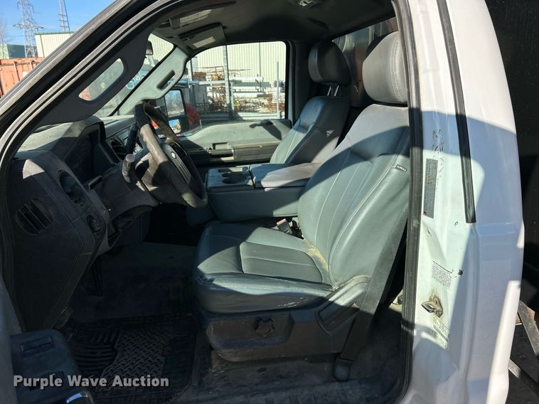 image for item EK2729 2016 Ford F550 Super Duty flatbed truck