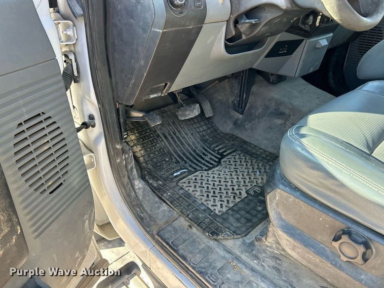 image for item EK2729 2016 Ford F550 Super Duty flatbed truck