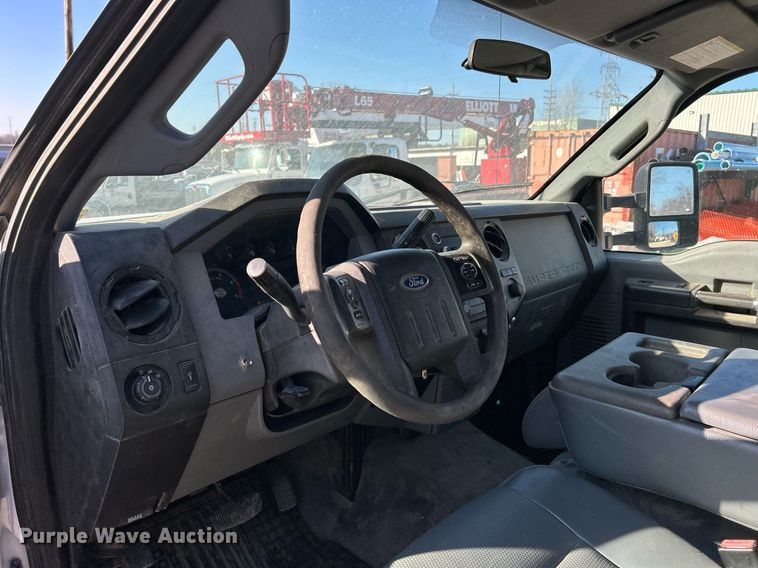 image for item EK2729 2016 Ford F550 Super Duty flatbed truck