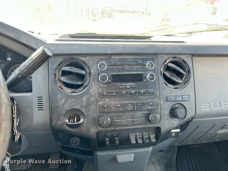 image for item EK2729 2016 Ford F550 Super Duty flatbed truck