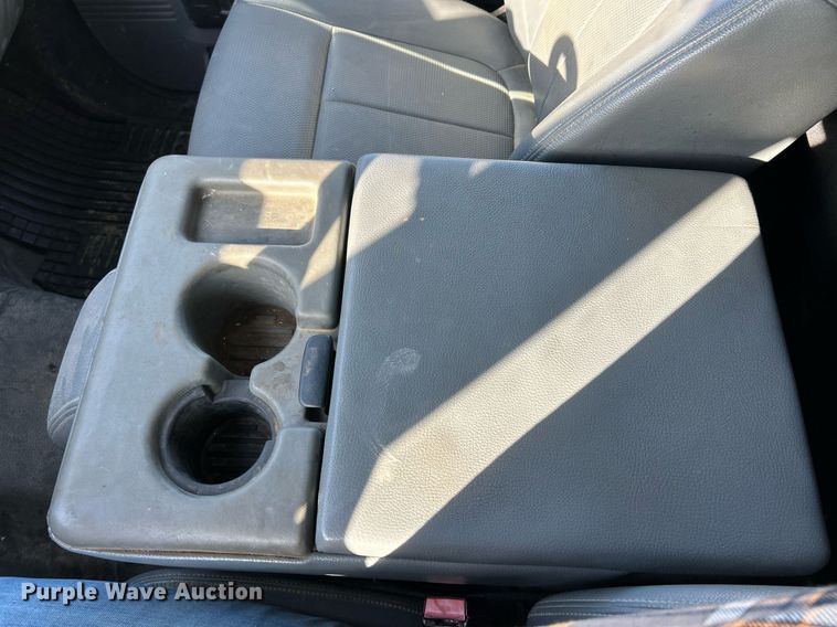 image for item EK2729 2016 Ford F550 Super Duty flatbed truck