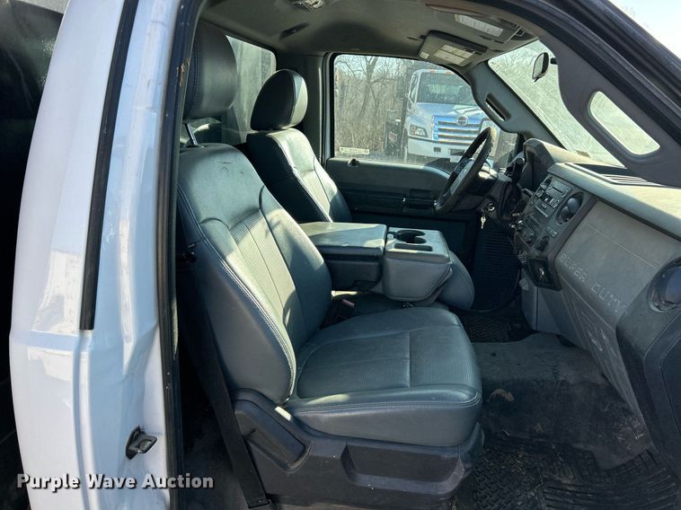 image for item EK2729 2016 Ford F550 Super Duty flatbed truck