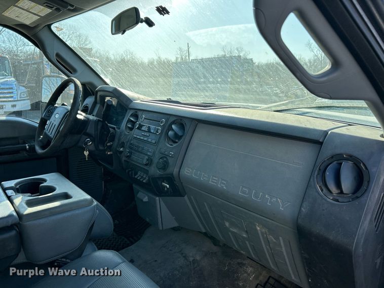 image for item EK2729 2016 Ford F550 Super Duty flatbed truck