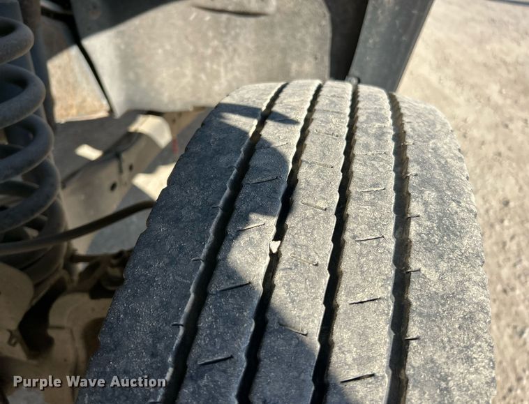 image for item EK2729 2016 Ford F550 Super Duty flatbed truck