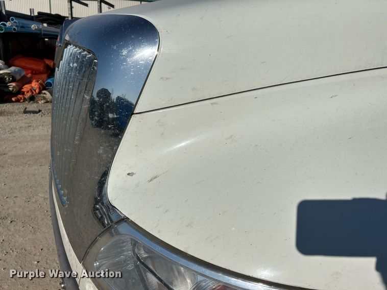 image for item EK2730 2015 International 4300 SBA truck cab and chassis