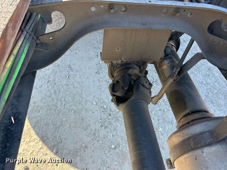 image for item EK2730 2015 International 4300 SBA truck cab and chassis