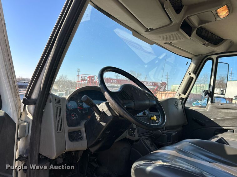 image for item EK2730 2015 International 4300 SBA truck cab and chassis