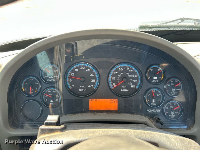 image for item EK2730 2015 International 4300 SBA truck cab and chassis