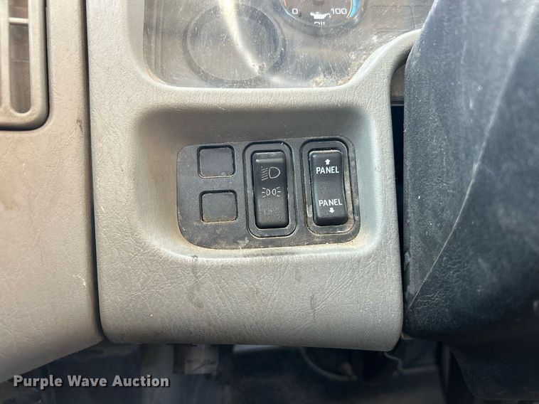 image for item EK2730 2015 International 4300 SBA truck cab and chassis