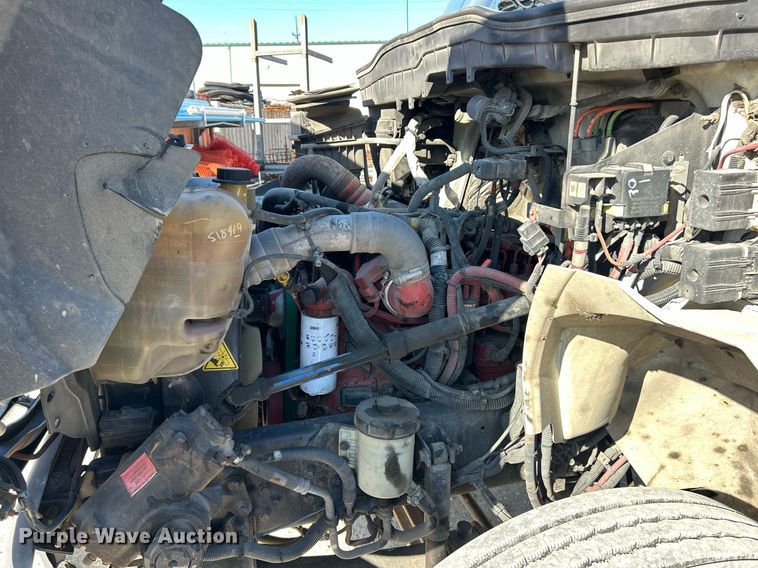 image for item EK2730 2015 International 4300 SBA truck cab and chassis