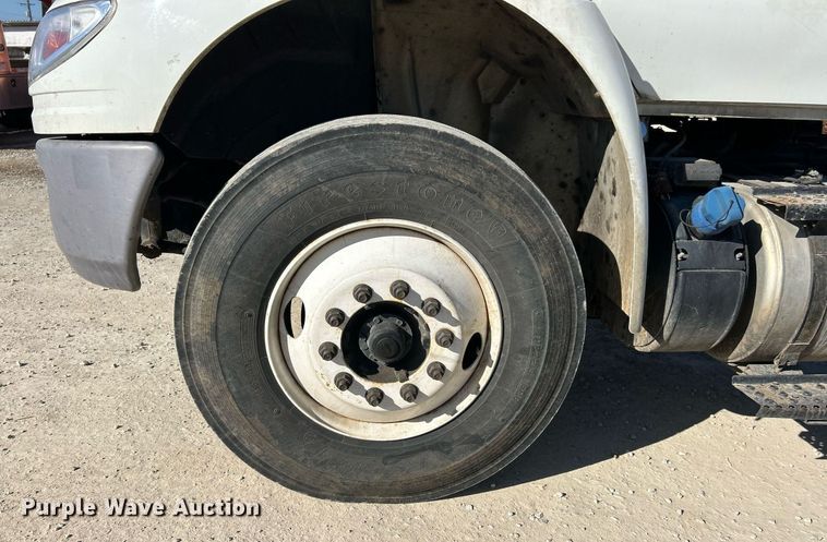 image for item EK2730 2015 International 4300 SBA truck cab and chassis