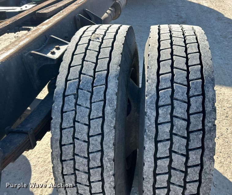 image for item EK2730 2015 International 4300 SBA truck cab and chassis