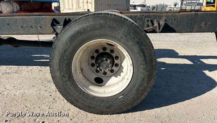 image for item EK2730 2015 International 4300 SBA truck cab and chassis