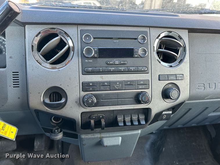 image for item EK2736 2013 Ford F550 Super Duty XLT box truck