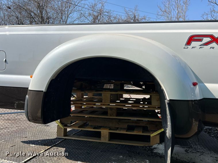 image for item EK2743 Pickup truck bed