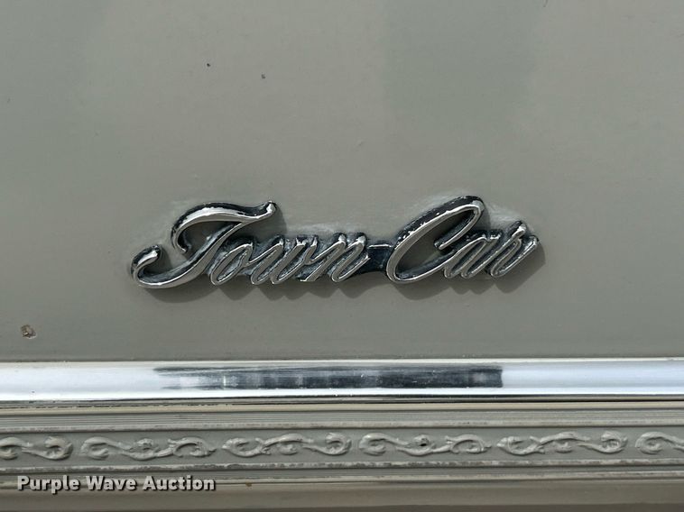 image for item EK2754 1976 Lincoln Continental 