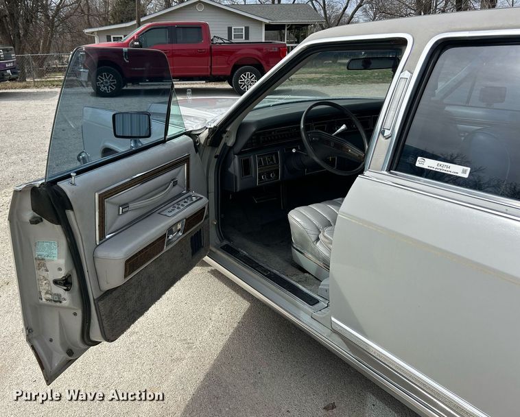 image for item EK2754 1976 Lincoln Continental 