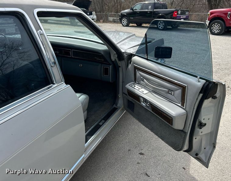 image for item EK2754 1976 Lincoln Continental 