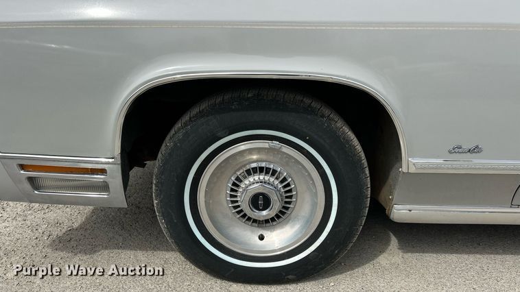 image for item EK2754 1976 Lincoln Continental 