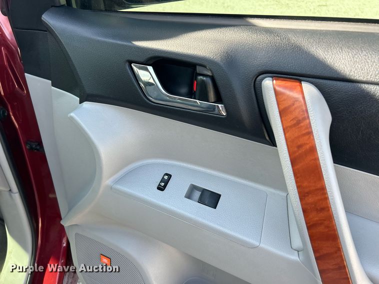 image for item EK2780 2008 Toyota Highlander Limited SUV