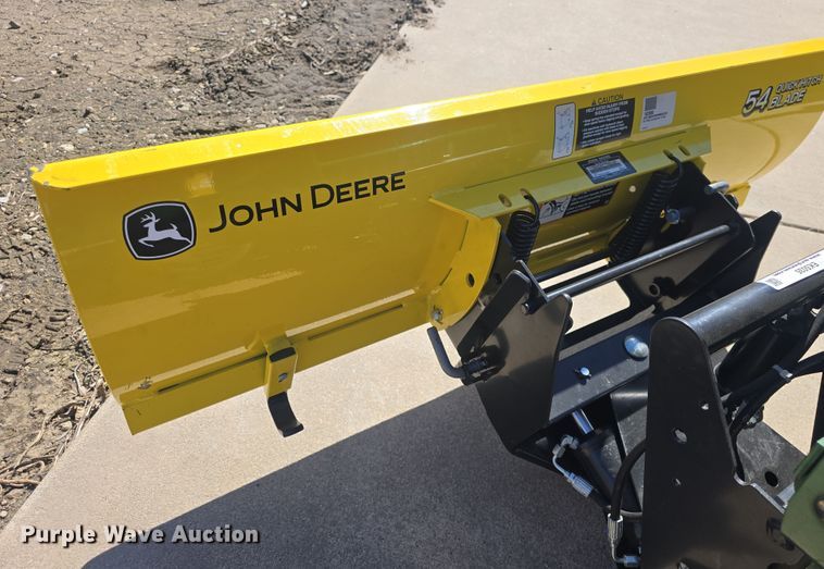 image for item EK5035 2010 John Deere 2305 MFWD tractor