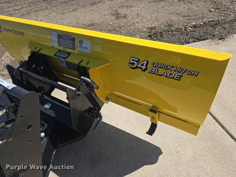 image for item EK5035 2010 John Deere 2305 MFWD tractor