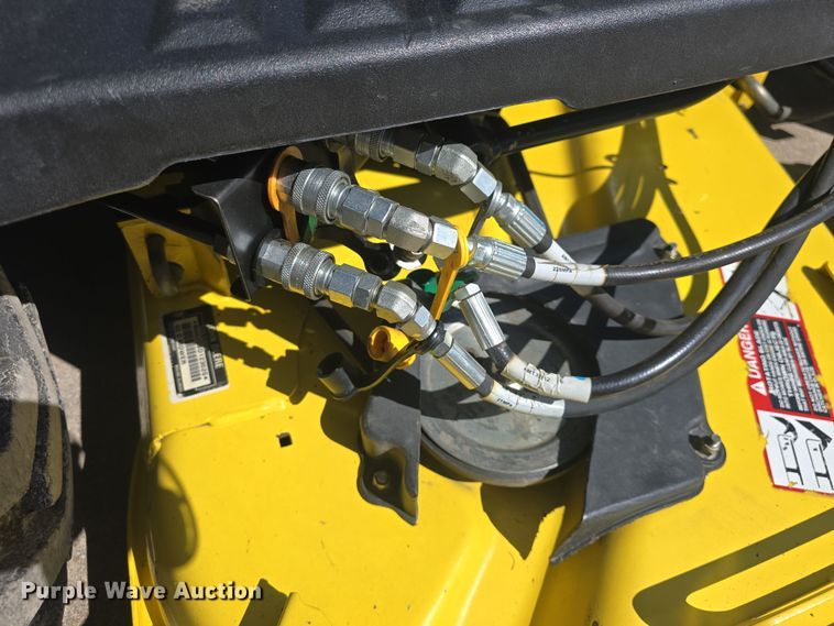 image for item EK5035 2010 John Deere 2305 MFWD tractor