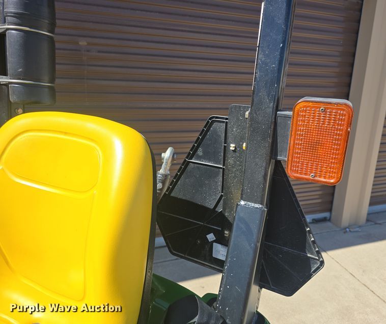 image for item EK5035 2010 John Deere 2305 MFWD tractor