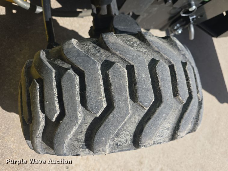 image for item EK5035 2010 John Deere 2305 MFWD tractor