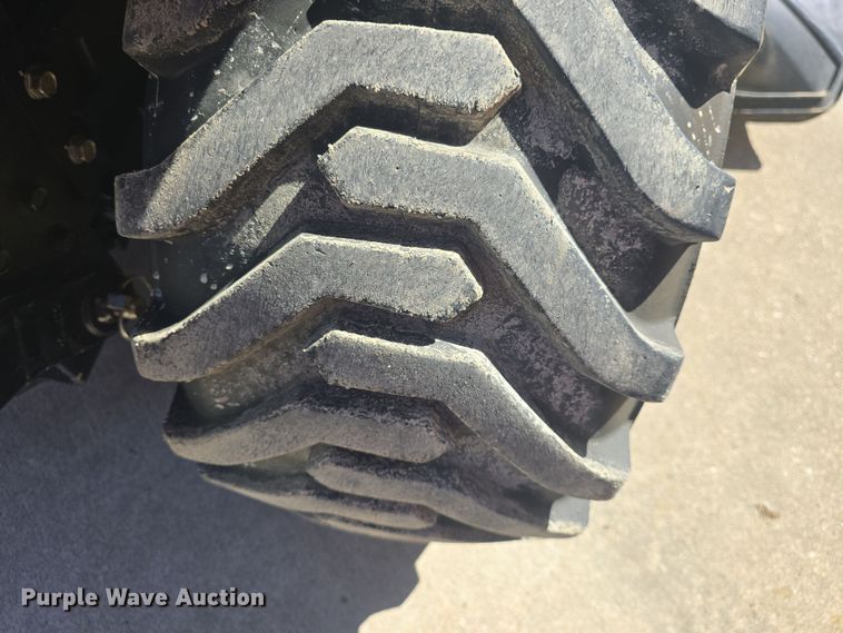 image for item EK5035 2010 John Deere 2305 MFWD tractor