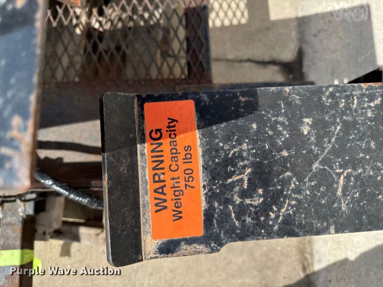 image for item EM3536 B&B Tech hitch rack